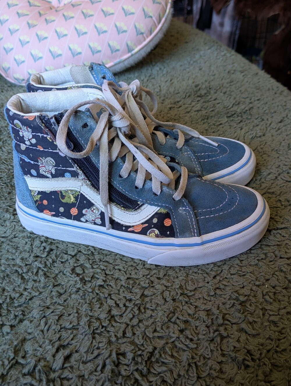 Boys High Top Zipper Dinosaur Vans Sz 1